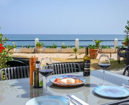 Newly Renovated 2 Bedroom Beachfront House Sitio de Calahonda Exteriér fotografie