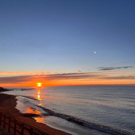 Newly Renovated 2 Bedroom Beachfront House Sitio de Calahonda Exteriér fotografie