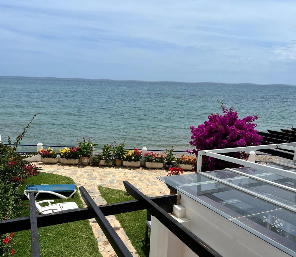 Newly Renovated 2 Bedroom Beachfront House Sitio de Calahonda Exteriér fotografie