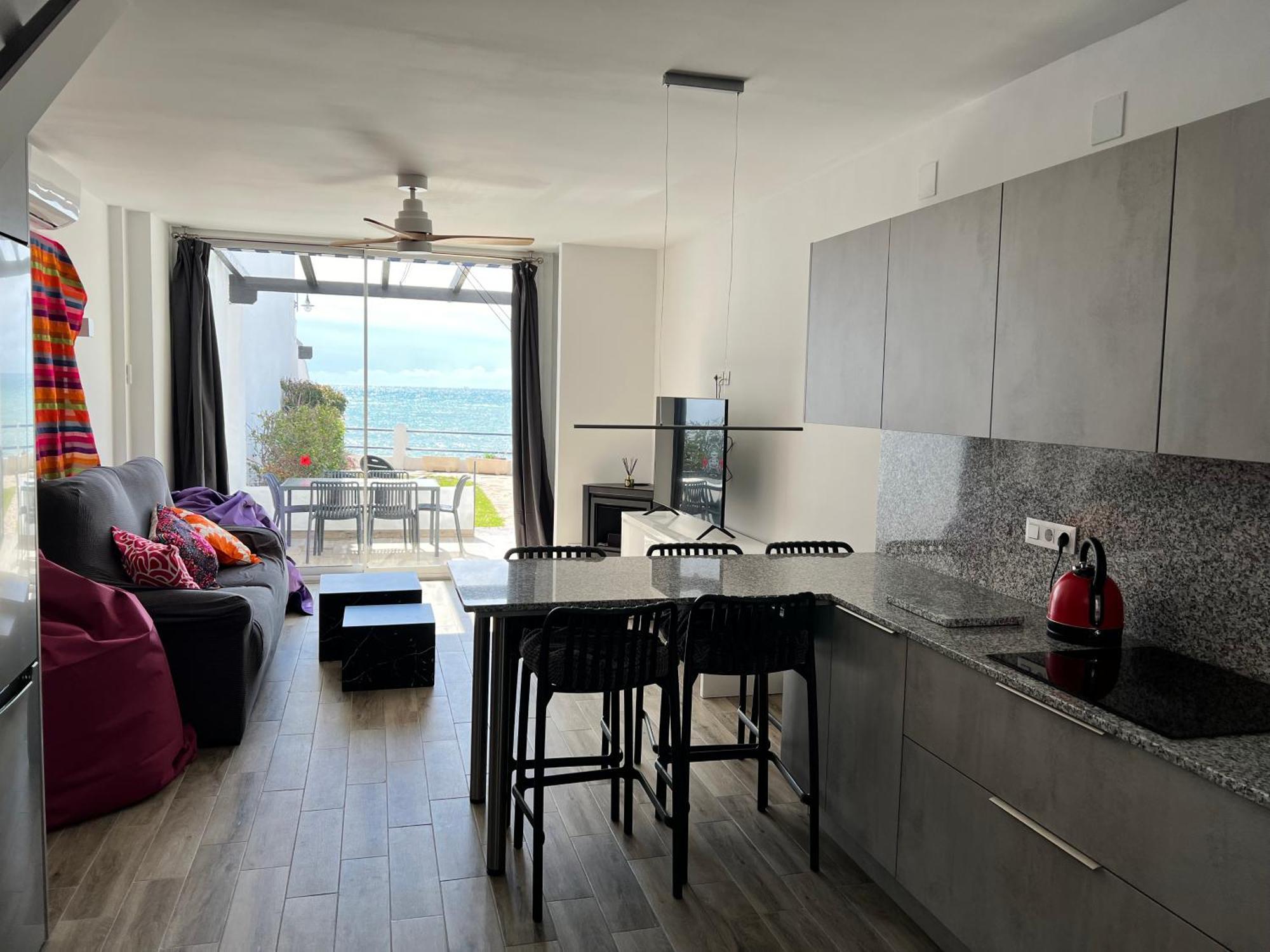 Newly Renovated 2 Bedroom Beachfront House Sitio de Calahonda Exteriér fotografie