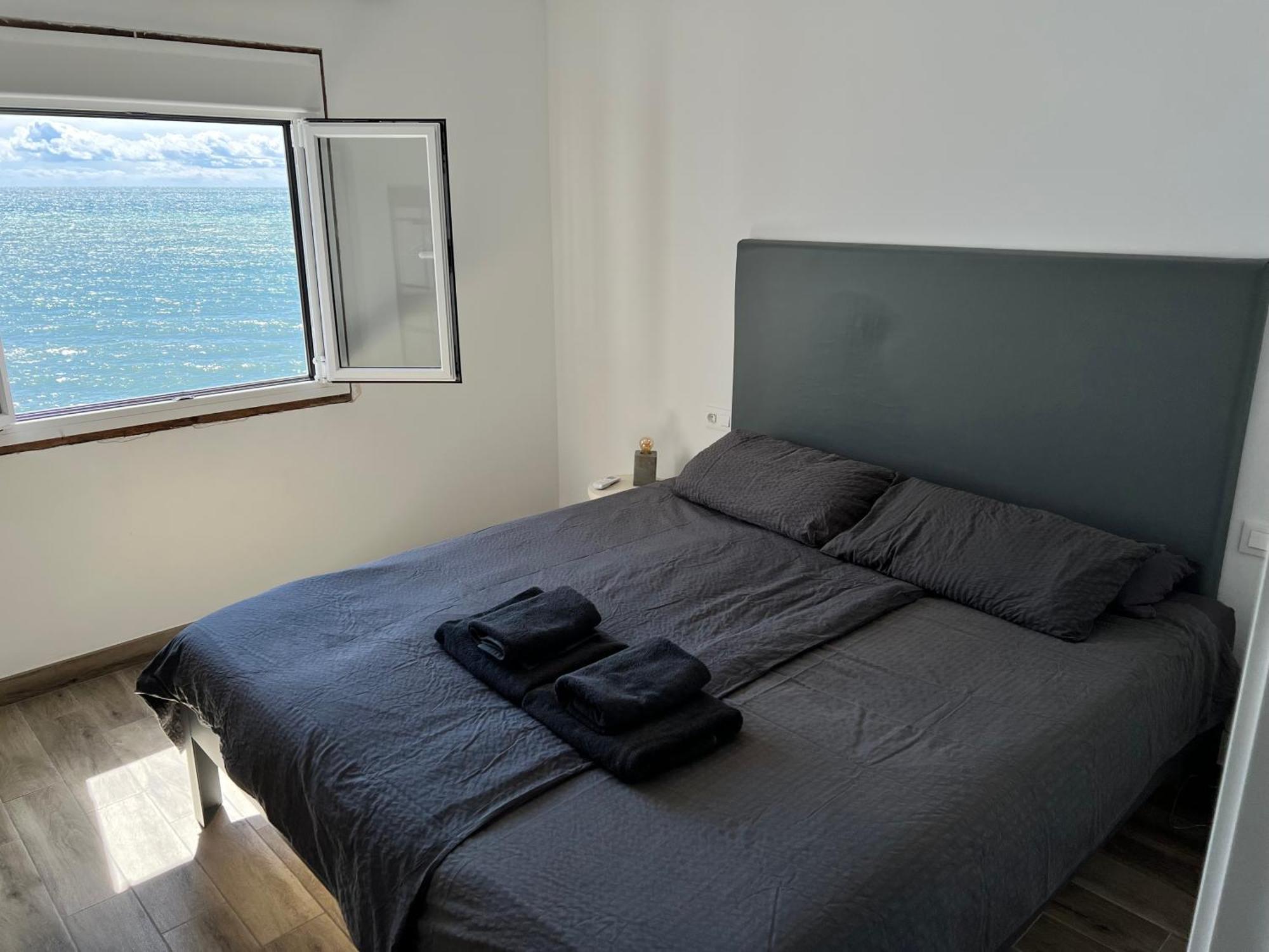 Newly Renovated 2 Bedroom Beachfront House Sitio de Calahonda Exteriér fotografie