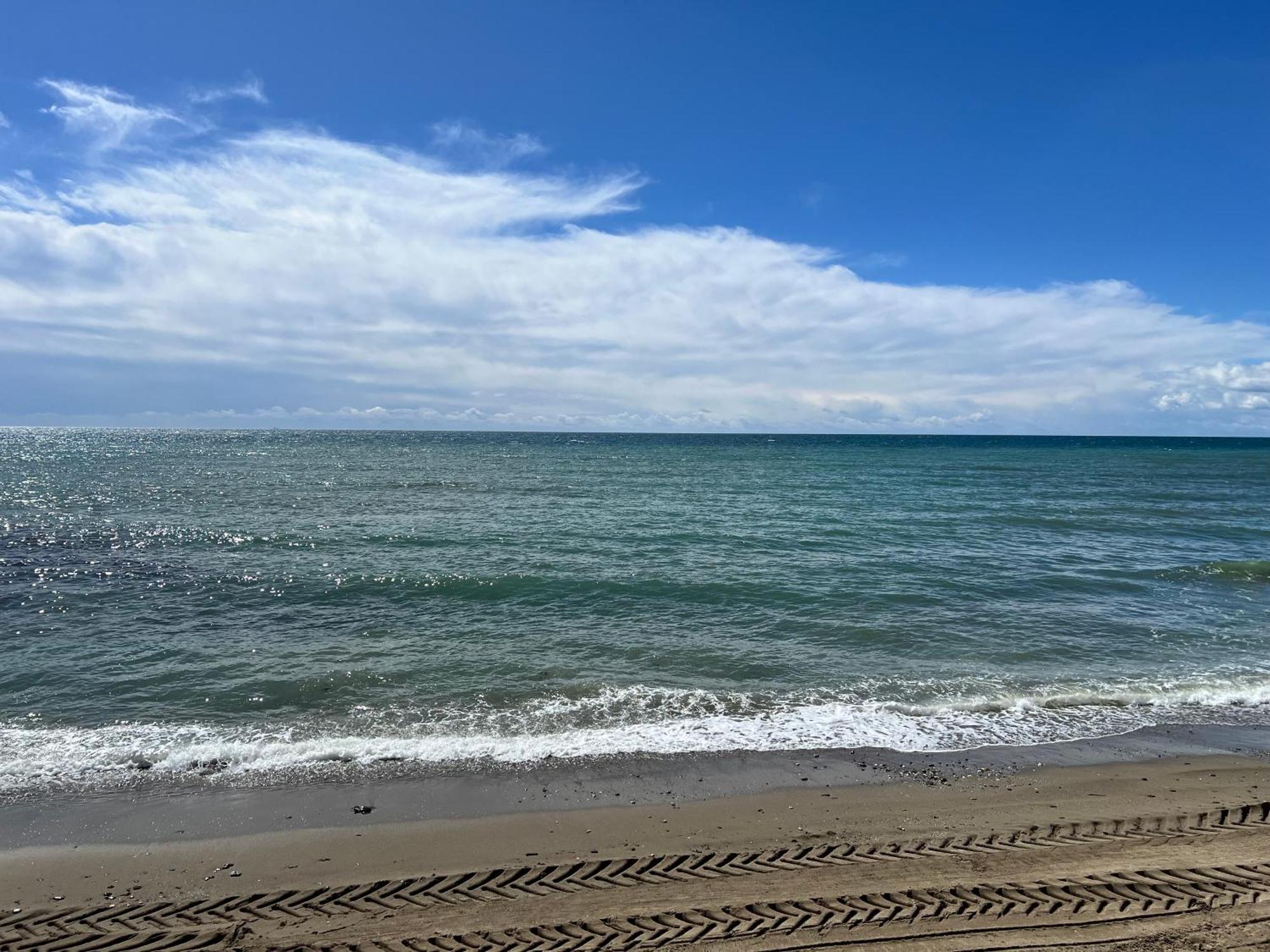 Newly Renovated 2 Bedroom Beachfront House Sitio de Calahonda Exteriér fotografie