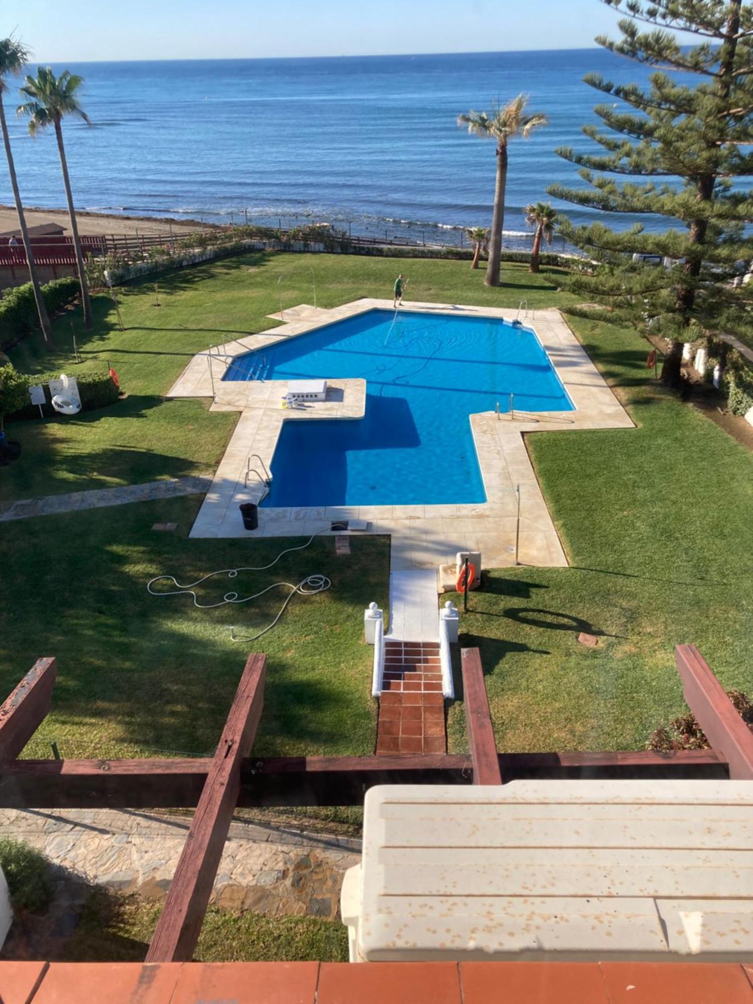 Newly Renovated 2 Bedroom Beachfront House Sitio de Calahonda Exteriér fotografie